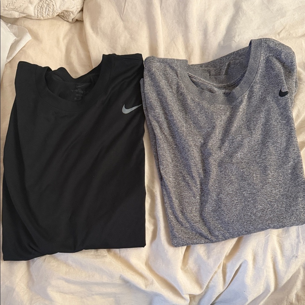 Nike Black and Heather Gray T-Shirts drifit